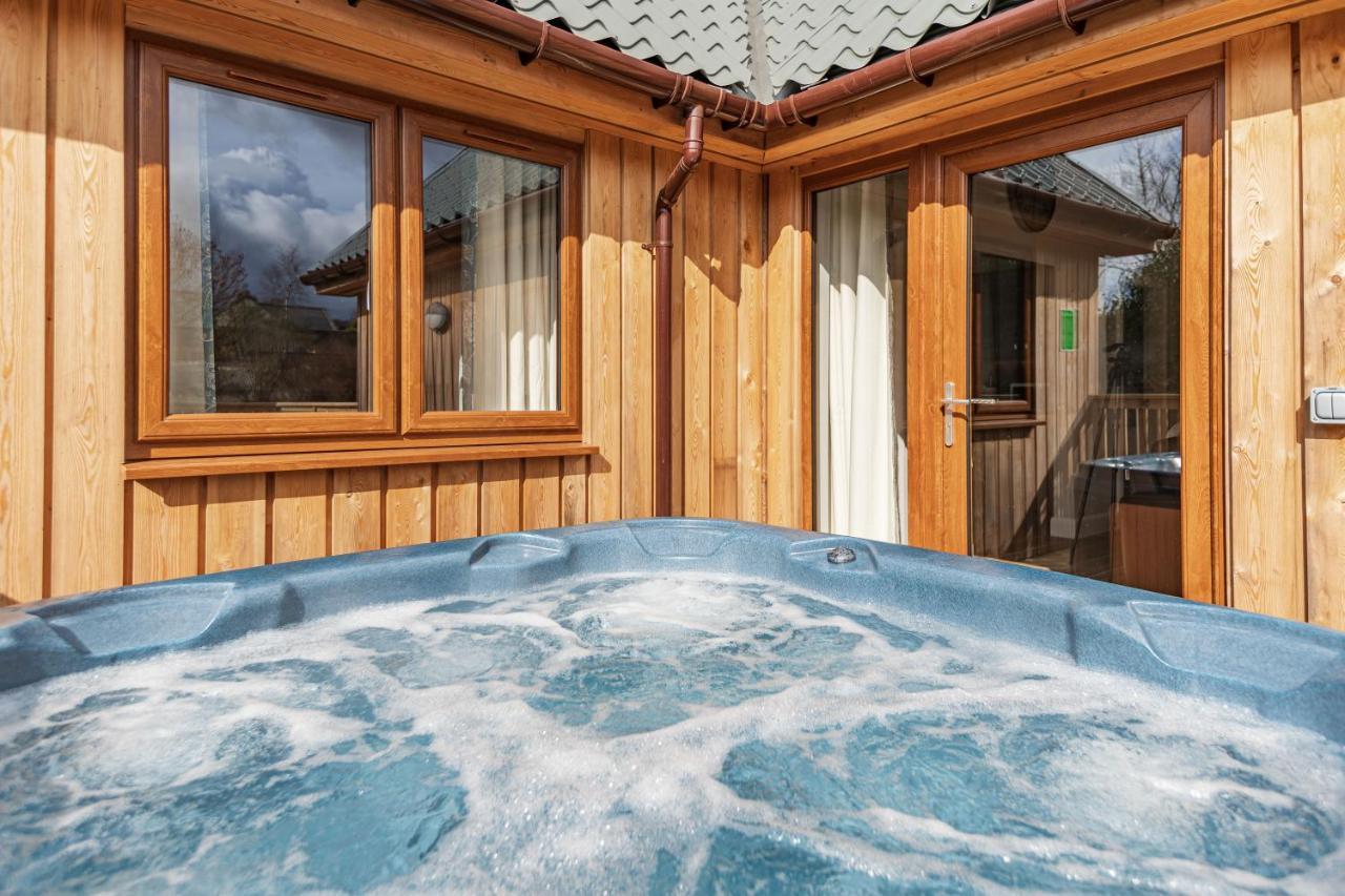 Osprey Lodge 1 With Hot Tub Newton Stewart Luaran gambar